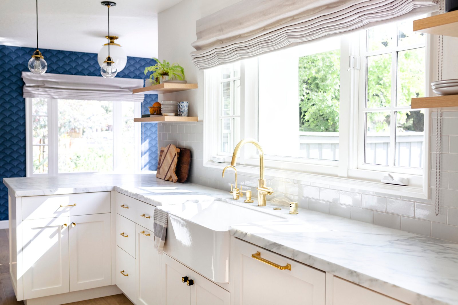 golden-kitchen-faucet-interior-design-2023-11-27-05-03-53-utc